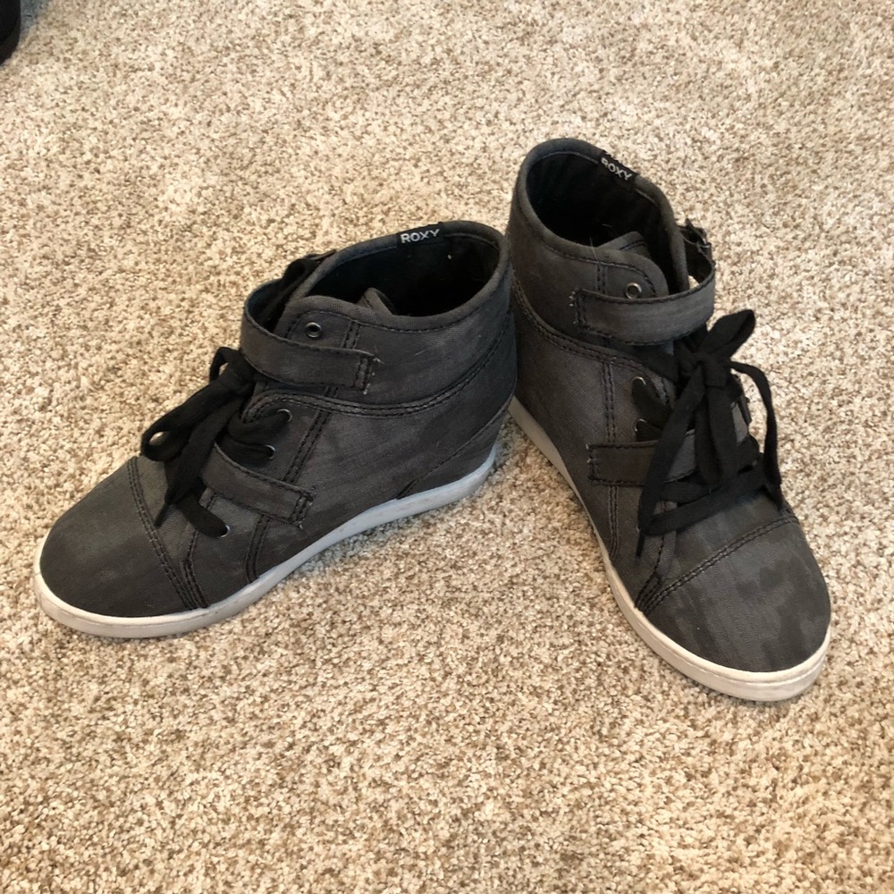 Roxy wedges